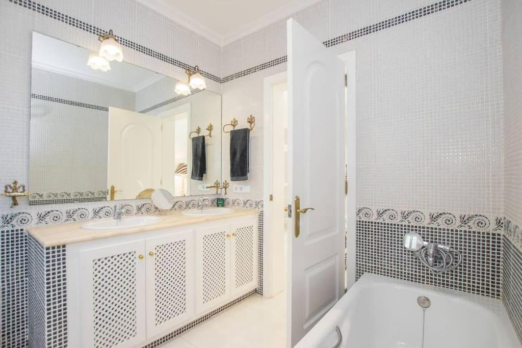 Menorca Villa Marbella 桑帕克 外观 照片